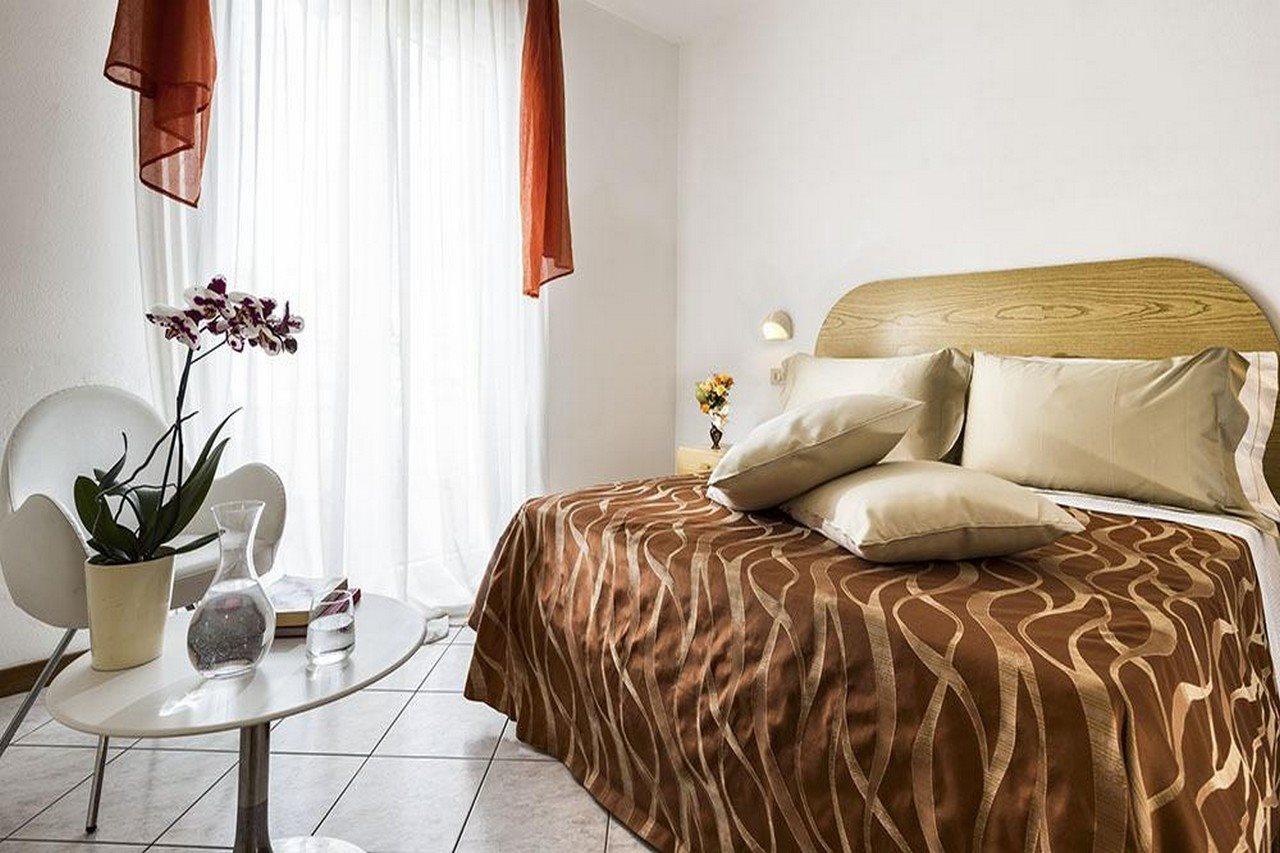 רימיני Hotel Capinera מראה חיצוני תמונה