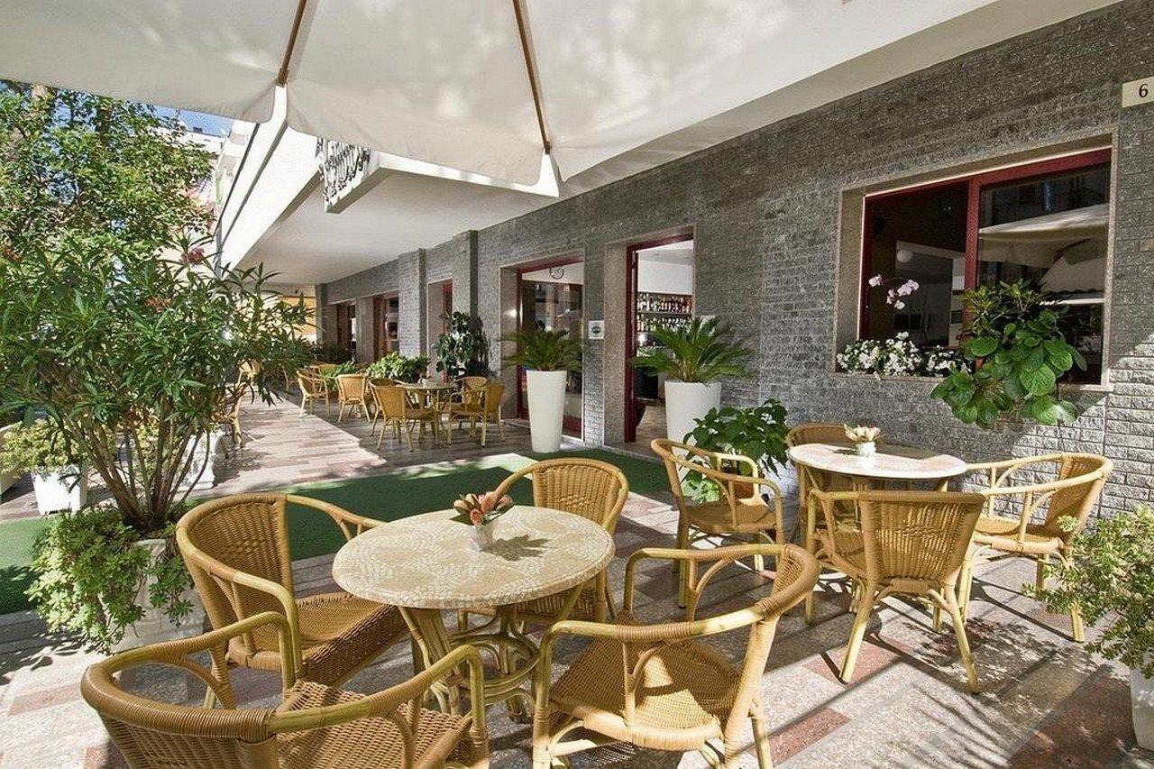 רימיני Hotel Capinera מראה חיצוני תמונה