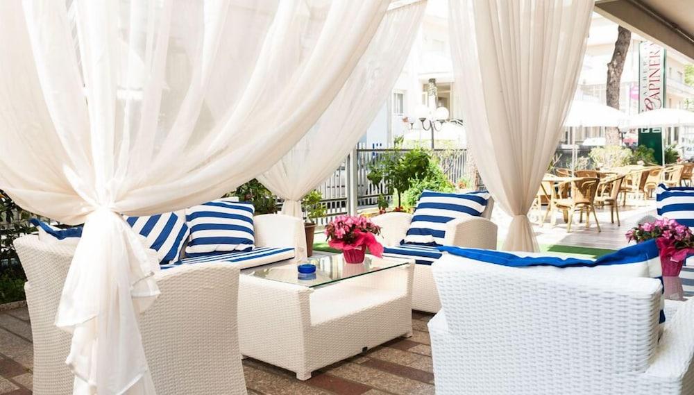 רימיני Hotel Capinera מראה חיצוני תמונה