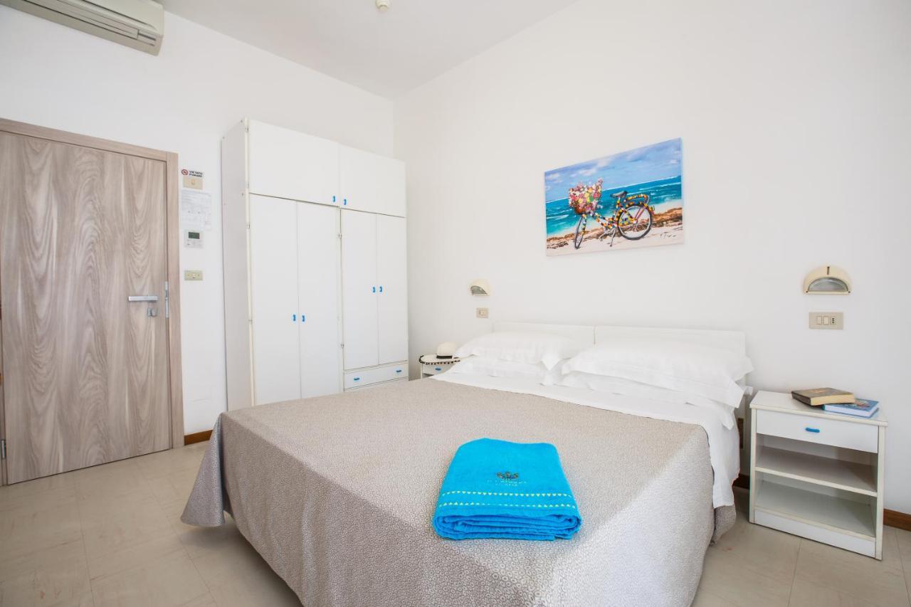 רימיני Hotel Capinera מראה חיצוני תמונה