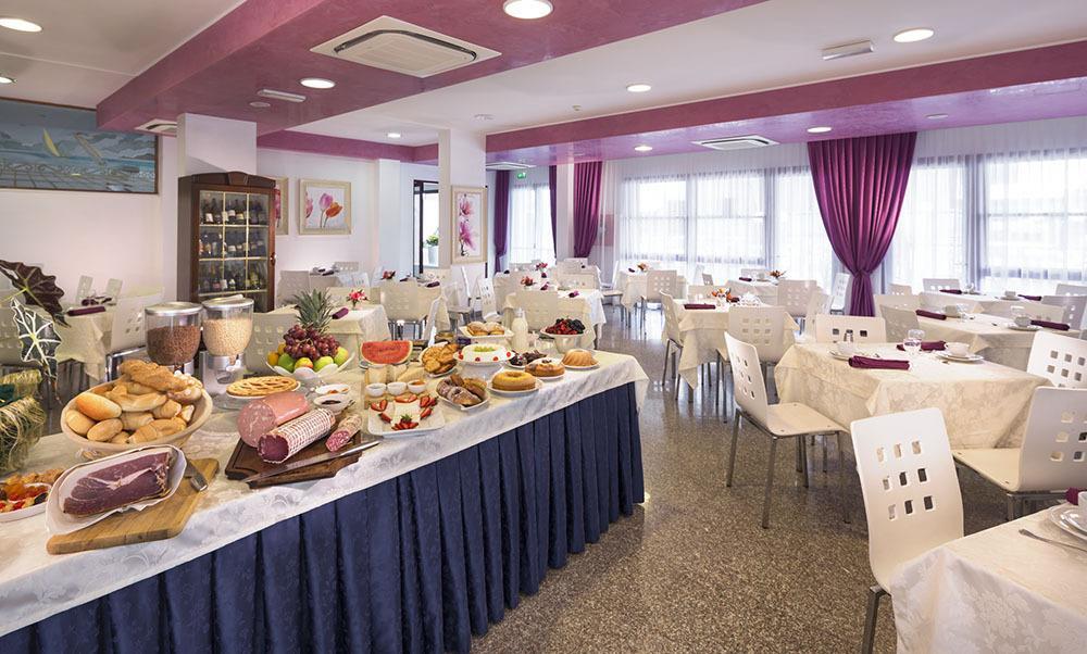 רימיני Hotel Capinera מראה חיצוני תמונה